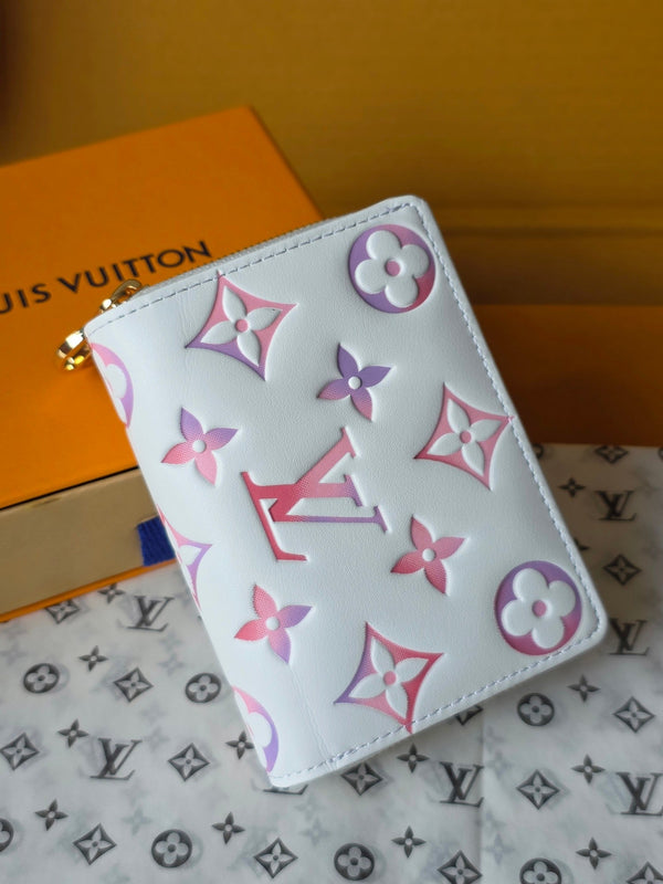 M25601 Portafoglio Lou 11,5 cm Dream Beige Monogram Pelle di agnello goffrata - Light GHW