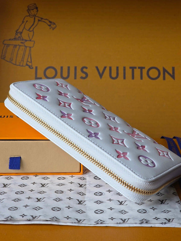 Portafoglio LV M15091 Zippy 19,5 cm Dream Beige Monogram in pelle di agnello goffrata - Light GHW