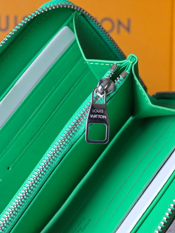 LV Zippy Wallet Horizontal Bamboo Green Taurillon Monogram leather