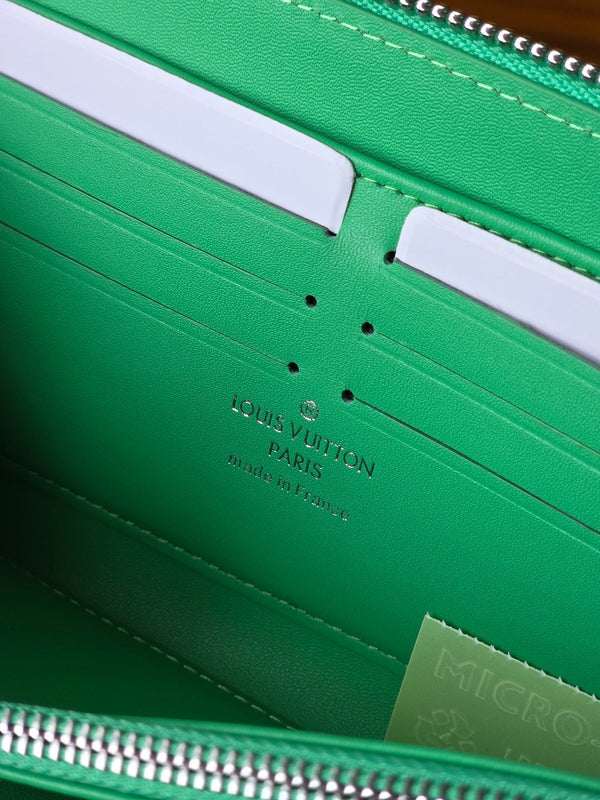 LV Zippy Wallet Horizontal Bamboo Green Taurillon Monogram leather