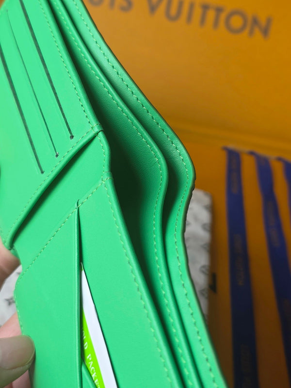 LV M25998 Multiple Wallet Bamboo Green Taurillon Monogram leather