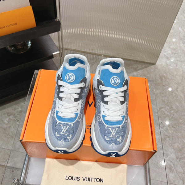 Sneaker LV Run 55 da 50 mm, tessuto jacquard monogrammato blu chiaro e blu scuro