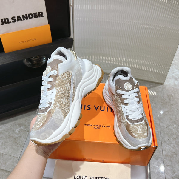 Sneaker LV Run 55 da 50 mm in tessuto jacquard monogramma marrone