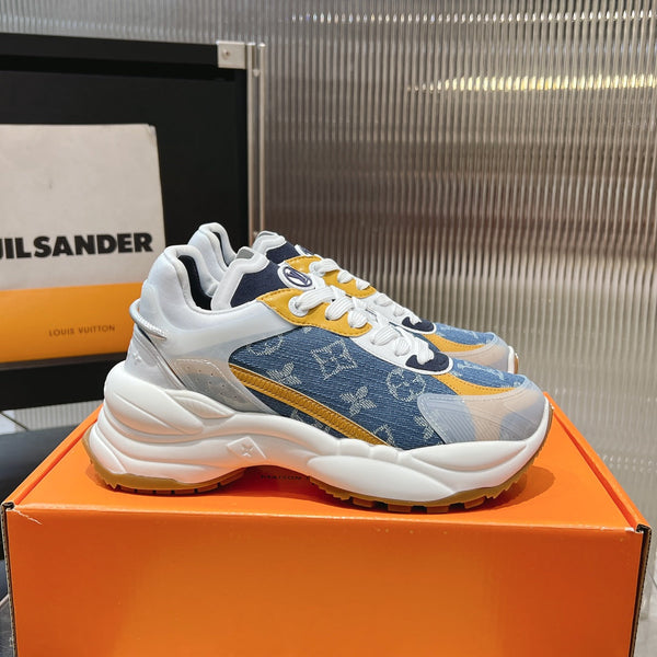 Sneaker LV Run 55 da 50 mm in tessuto jacquard monogramma blu-arancio