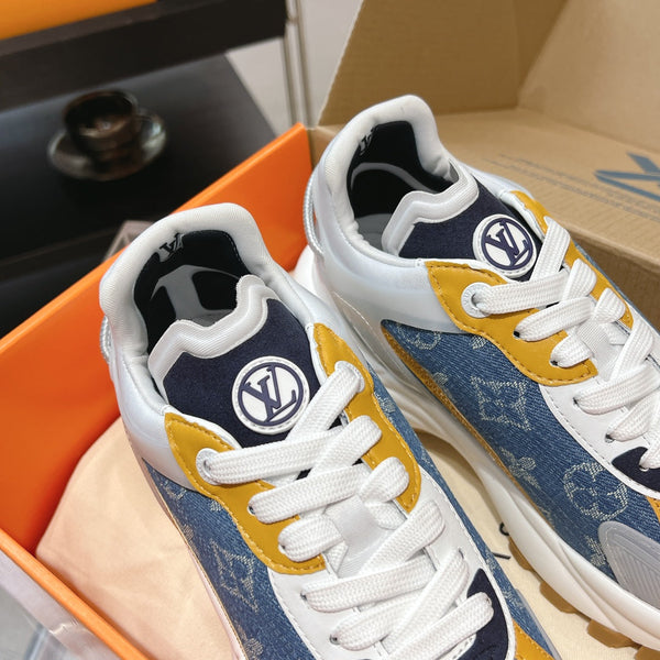 Sneaker LV Run 55 da 50 mm in tessuto jacquard monogramma blu-arancio