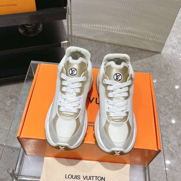 Sneaker LV Run 55 da 50 mm in tessuto a rete di poliestere bianco oro