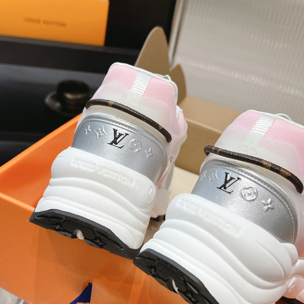Sneaker LV Run 55 50mm Tessuto a rete in poliestere grigio rosa