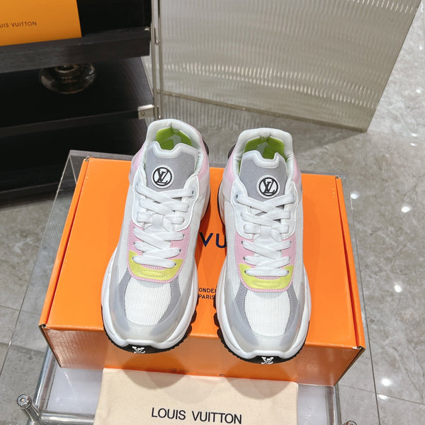 Sneaker LV Run 55 50mm Tessuto a rete in poliestere grigio rosa