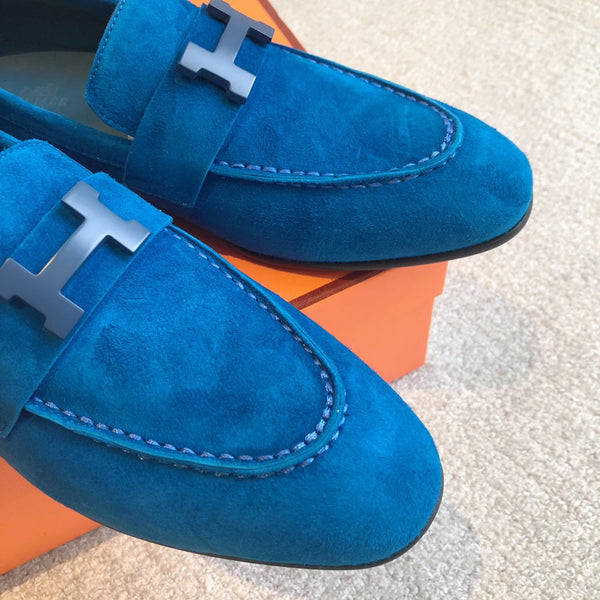 Mocassino Paris in pelle di vitello scamosciata blu con fibbia distintiva 509352