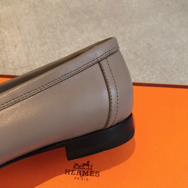 Paris Loafer Taupe Calfskin With Silver Signature Buckle 509377