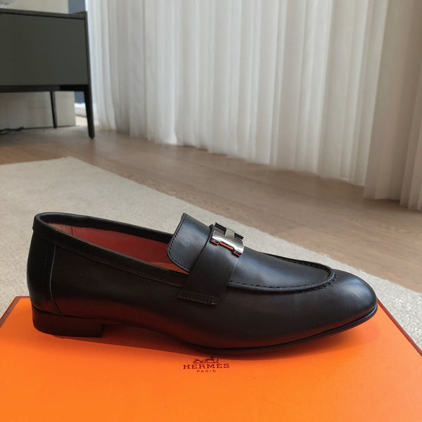 Paris Loafer Black Calfskin With Silver Signature Buckle 509378