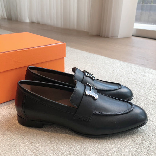 Paris Loafer Black Calfskin With Black Silver Signature Buckle 509379
