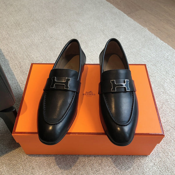 Paris Loafer Black Calfskin With Black Silver Signature Buckle 509379