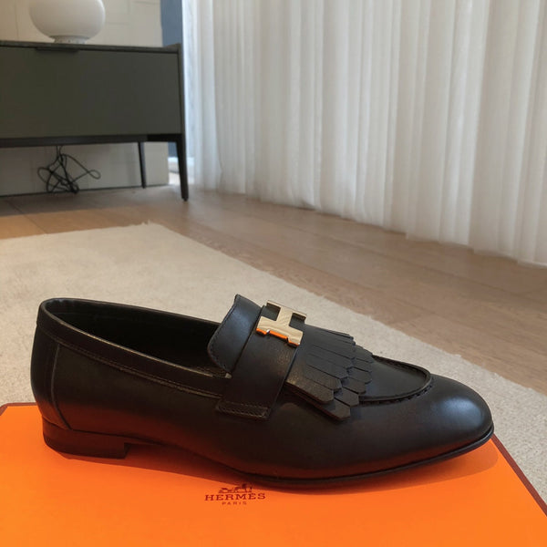 Royal Loafer Black Calfskin With Fringe Detail And Silver Signature Buckle 509415
