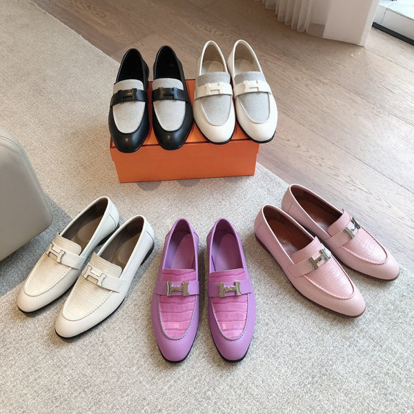 Paris Loafer Crocodile Pattern Light Pink Calfskin With Silver Signature Buckle 734377