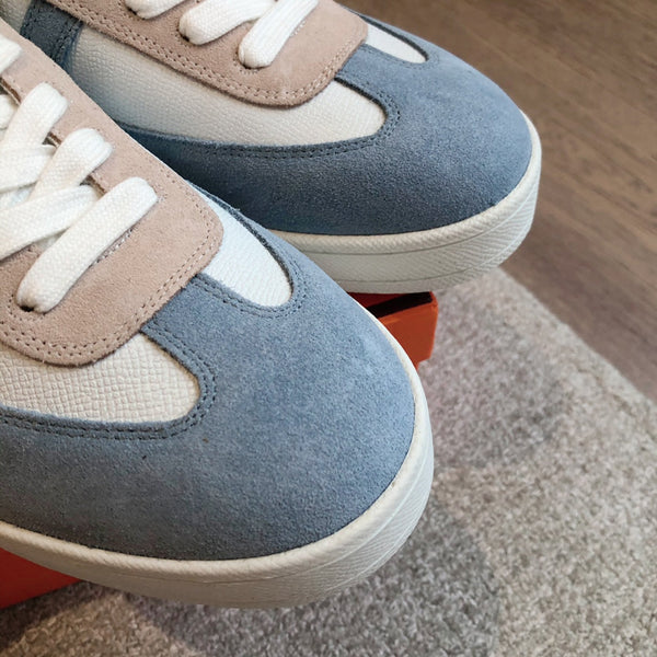 HM BOOMERANG SNEAKER STONE SUEDE AND WHITE CALFSKIN