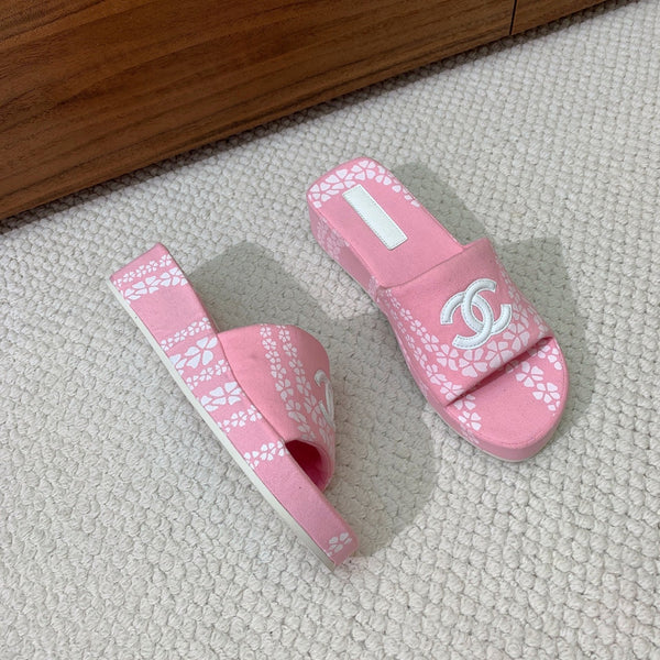 CC Platform Printed Slippers 4.5cm Light Pink Canvas 792621