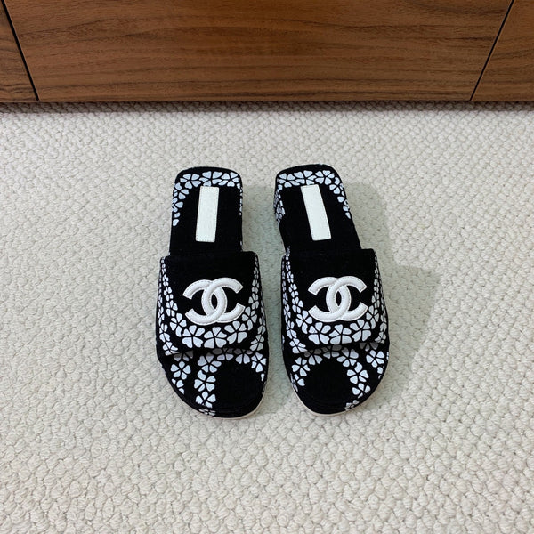 CC Platform Printed Slippers 4.5cm Black Canvas 792624