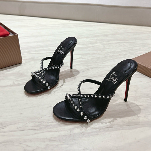 CL 25 Cross-Strap Slippers Black Gloss Calf Patent Leather Rivets 314925