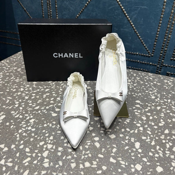 CC 25s Métiers d’art Ballet flats 10mm White Silk Satin 423793