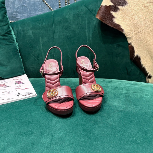 Sandales à plateforme GG en cuir bordeaux Double G 741239