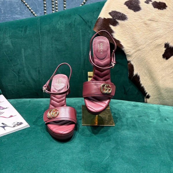 Sandales à plateforme GG en cuir bordeaux Double G 741239