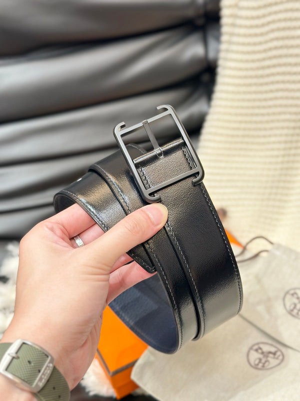 CINTURA REVERSIBILE HM HADRIEN 38MM IN PELLE BLU NAVY E NERA CON FIBBIA NERA