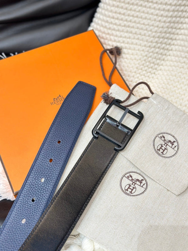 CINTURA REVERSIBILE HM HADRIEN 38MM IN PELLE BLU NAVY E NERA CON FIBBIA NERA