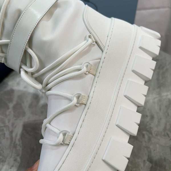 PRA Moon Boots White With Pouch Recycled Nylon & Cowhide 454734