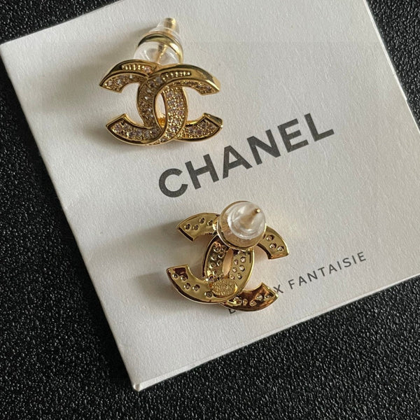 ORECCHINI A DOPPIA C IN METALLO ORO COMPLETAMENTE DIAMANTI