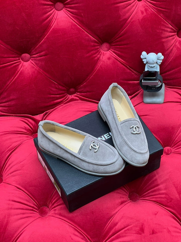 Mocassini CC in pelle scamosciata e agnello grigi