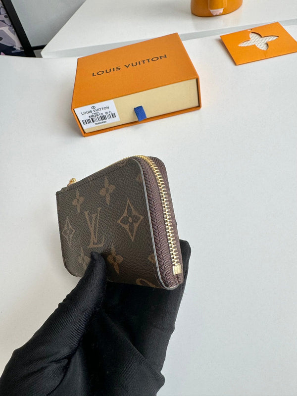 LV Noa Key Holder Pink Monogram Canvas 221547