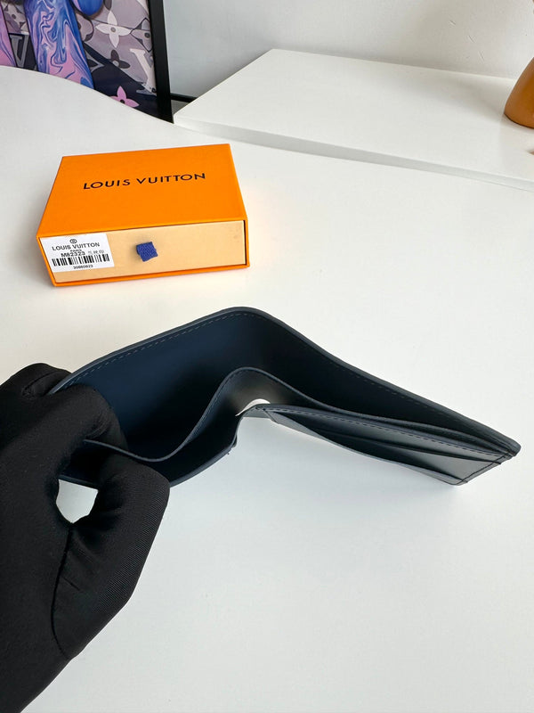 Portafoglio multiplo LV M82323 in pelle di vacchetta monogramma blu navy 221265