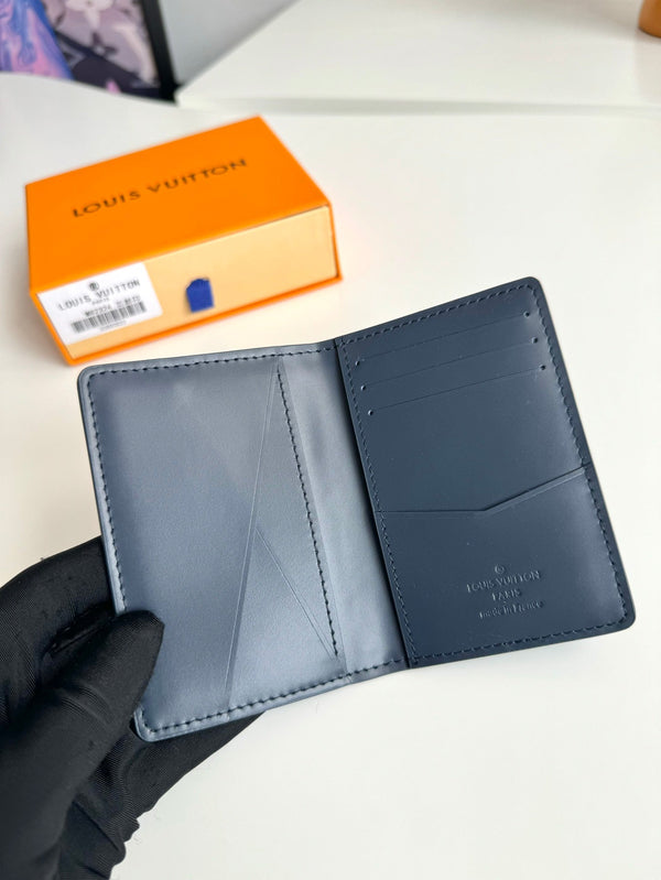 Portafoglio tascabile LV M82324 in pelle di vacchetta monogramma blu navy 221268