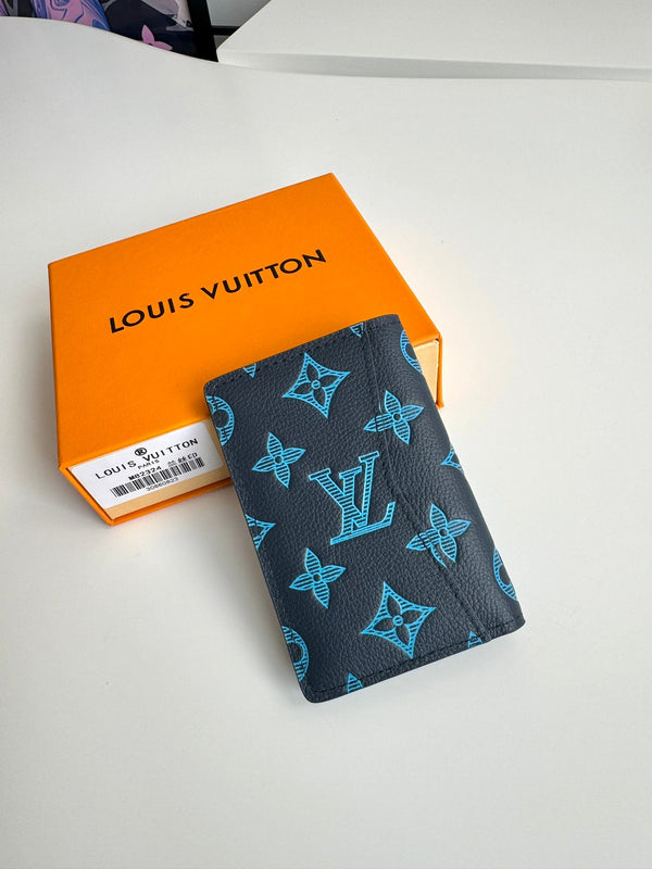 Portafoglio tascabile LV M82324 in pelle di vacchetta monogramma blu navy 221268