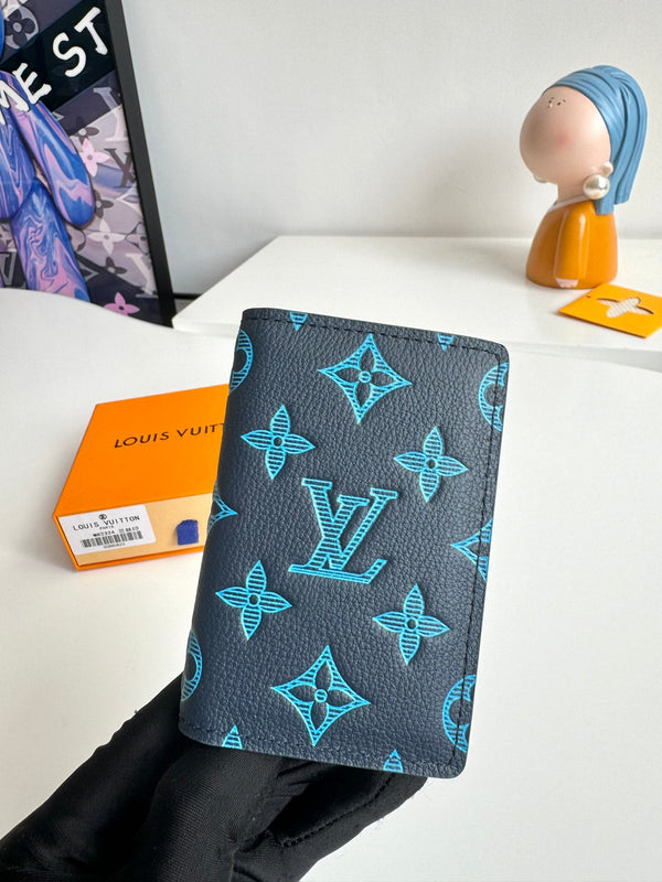 Portafoglio tascabile LV M82324 in pelle di vacchetta monogramma blu navy 221268