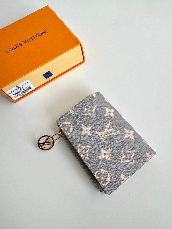 LV Lisa Wallet Trianon Gray Monogram Canvas GHW 221286