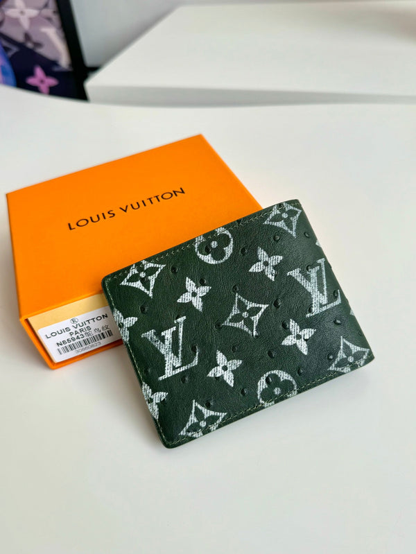 LV Multiple Wallet Green Ostrich Pattern 221308