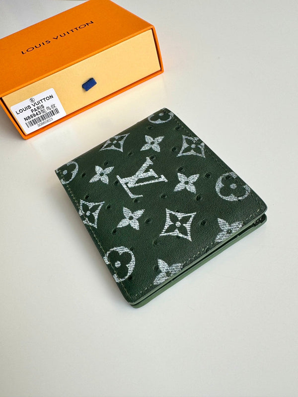 LV Multiple Wallet Green Ostrich Pattern 221308