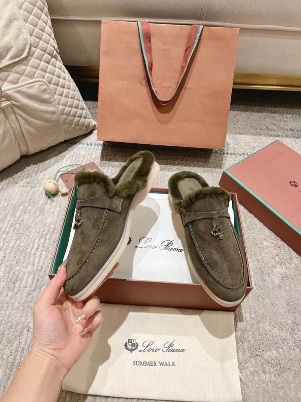 Mocassino LP Charms Walk Babouche in pelle scamosciata verde militare con fodera in pelliccia di coniglio 206233