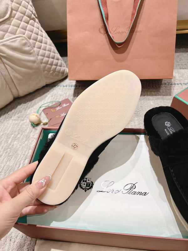 Mocassino LP Charms Walk Babouche in pelle scamosciata nera con fodera in pelliccia di coniglio 206239