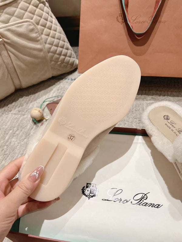 Mocassino LP Charms Walk Babouche in pelle scamosciata bianca con fodera in pelliccia di coniglio, color crema, 206243