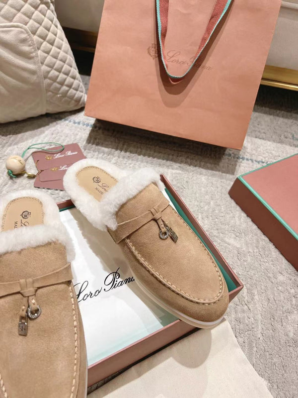 Mocassino LP Charms Walk Babouche in pelle scamosciata giallo pesca con fodera in pelliccia di coniglio 206244