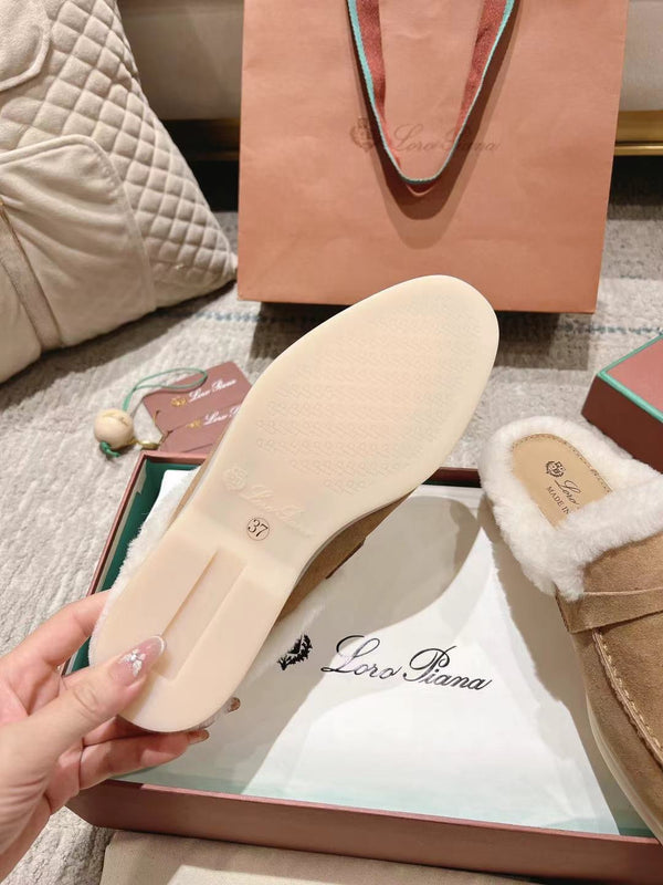 Mocassino LP Charms Walk Babouche in pelle scamosciata giallo pesca con fodera in pelliccia di coniglio 206244