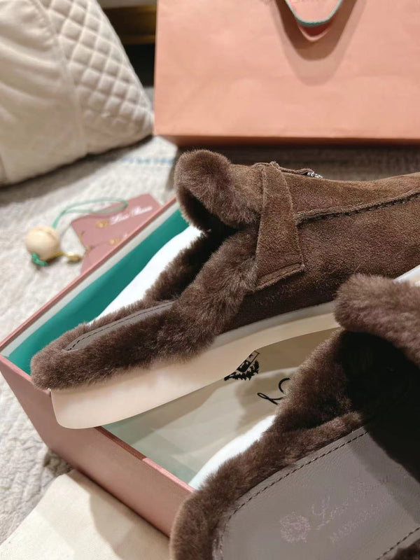 Mocassino LP Charms Walk Babouche Bottele in pelle scamosciata marrone con fodera in pelliccia di coniglio 206245