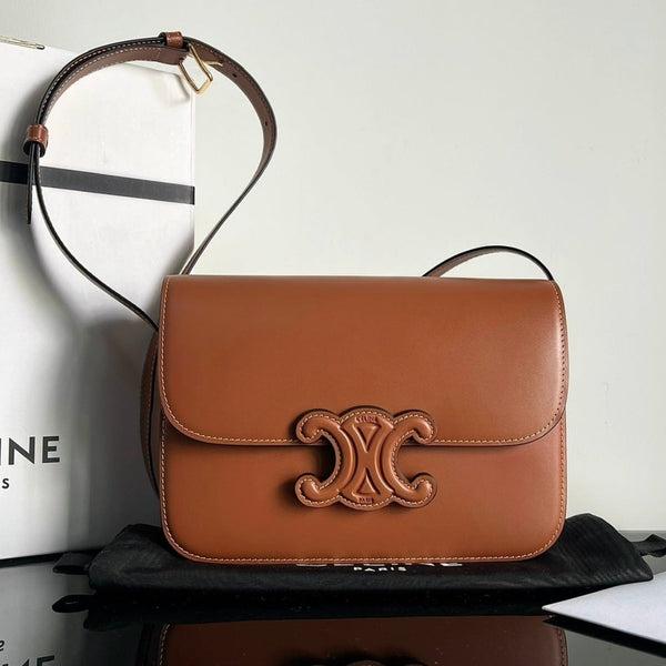CLASSIQUE TRIOMPHE 22 PELLE DI VITELLO LISCIA MARRONE CHIARO