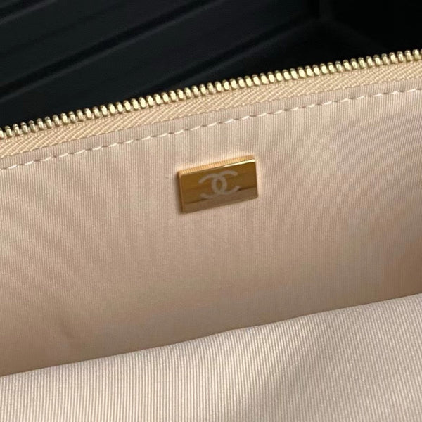 BORSA PER FOTOCAMERA MEDIA 23 IN PELLE DI AGNELLO GIALLA BEIGE E FERRAMENTA ORO