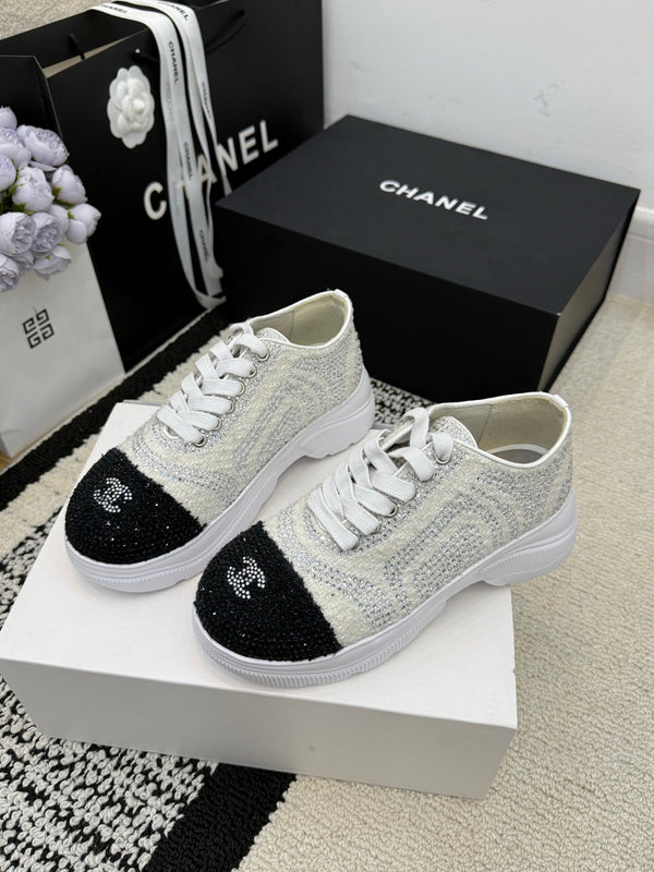 CC 26 Baskets à ornements en cristal Cuir blanc et noir 588797