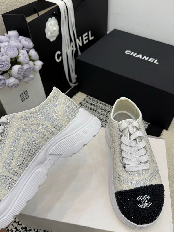 CC 26 Baskets à ornements en cristal Cuir blanc et noir 588797