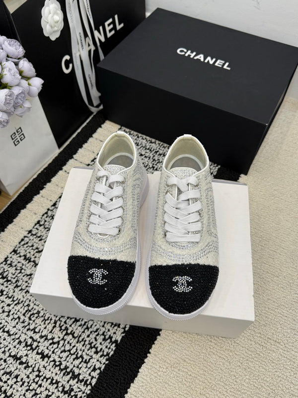CC 26 Baskets à ornements en cristal Cuir blanc et noir 588797